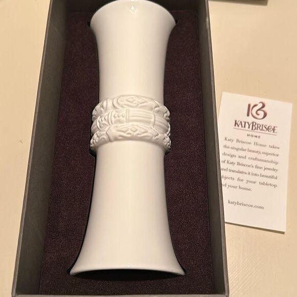 New in box Katy Briscoe Home Bone China White Bisque Small Vase 7.5”  Giftable - Picture 2 of 10